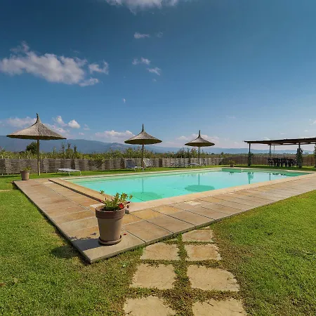 Peaceful In With Swimming Pool *